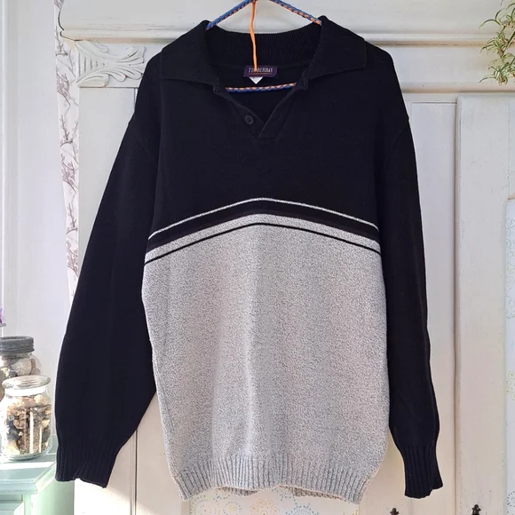 Sweatshirt - Picture 1 of 4